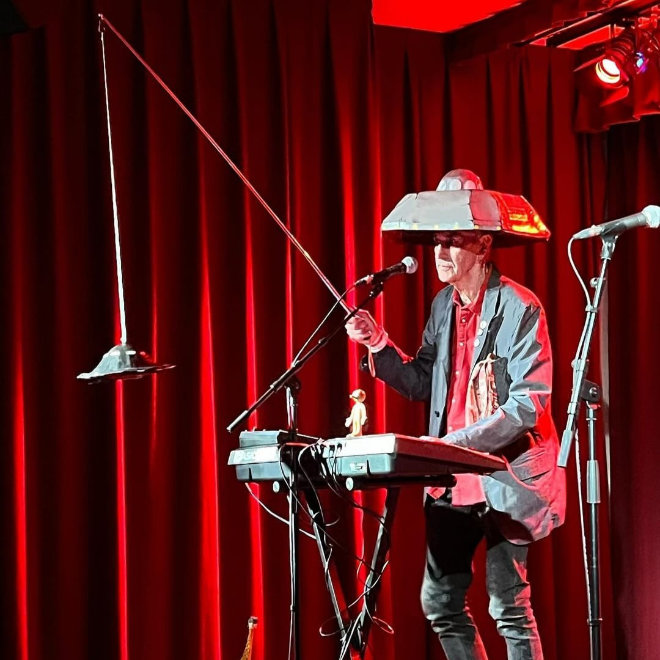 Graham Graham Beck Fishing for UFOs